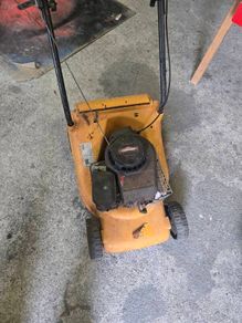 2 Lawnmowers