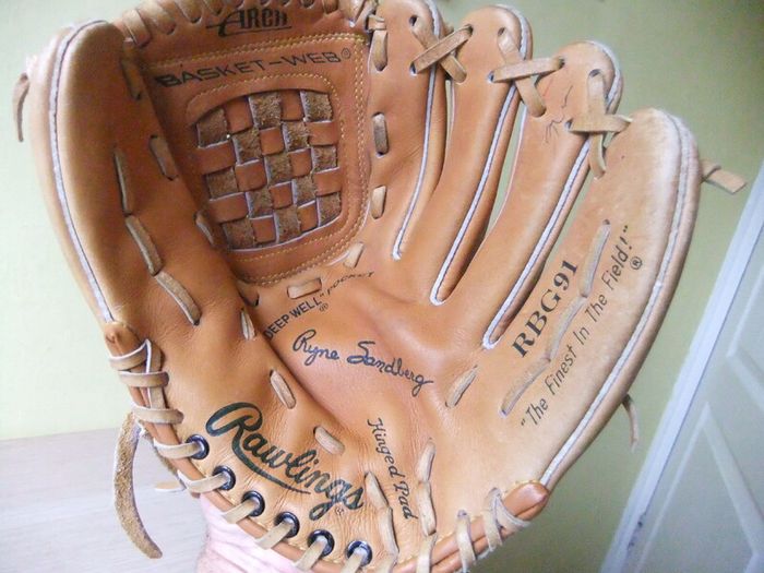 Old Rawlings Baseball Glove