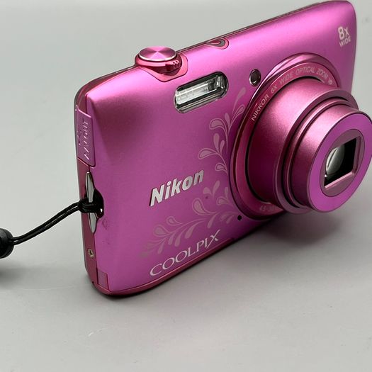 Nikon Coolpix S3600 20.1MP Digital Camera Pink - Full Kit