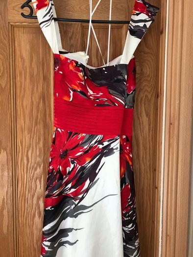 Beautiful Occasion Dress Size 12 and Wrap read description