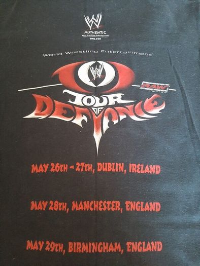 Rare Wwe tour of defiance tshirt.