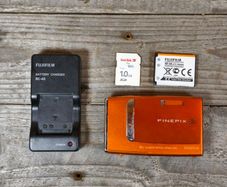 fujifilm finepix z10 fd digital camera 7.2MP 3x zoom metallic orange