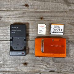 fujifilm finepix z10 fd digital camera 7.2MP 3x zoom metallic orange