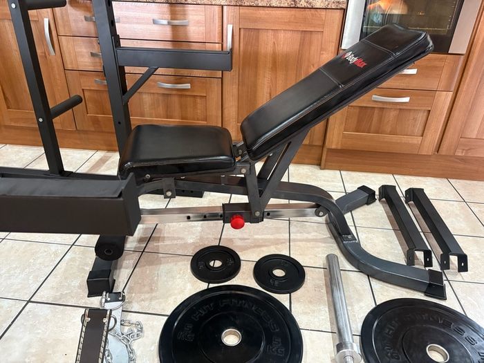 Heavy Gym Power Squat Rack Set, Bench, Bar / Weight Holders, Bars, Weights + More!!!