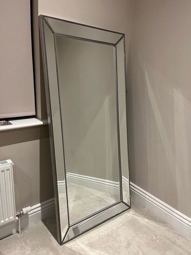Home Accessories - Mirror