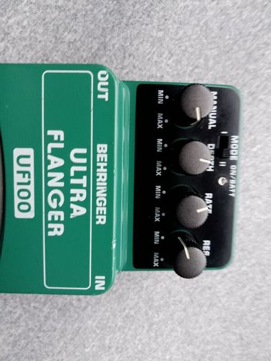 Behringer UF100 Ultra Flanger