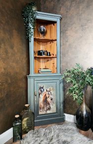 Corner display unit