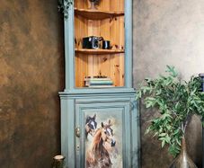 Corner display unit