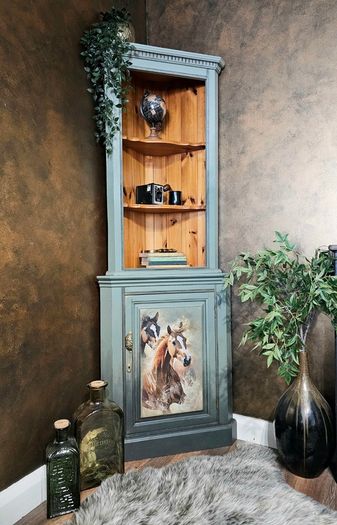 Corner display unit