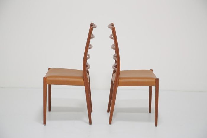 Mid Century Set of 8 x Teak and Tan Leather Dining Chairs Model 82 by Niels Otto Moller, 1960s