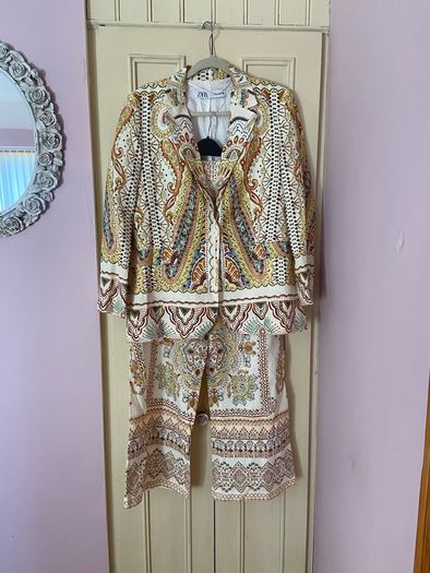 Gorgeous Zara Bloggers Viral Insta Famous Boho Ethnic Print Linen Blend Suit, Blazer and Trousers