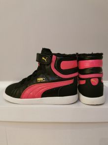 Girl's PUMA shoes size UK 7 (worn)