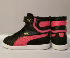 Girl's PUMA shoes size UK 7 (worn)