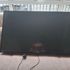 Hitachi 43 inch tv works perfect not smart. For YouTube or game console use.