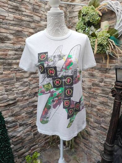 Pink Floyd Platinum Collection Ltd Edition T Shirt This T-shirt would have been part  of a collection of 6 sold on the official website. Only 1000 made. Size Small