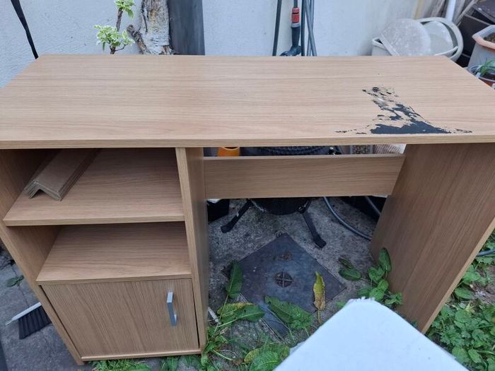 Computer desk