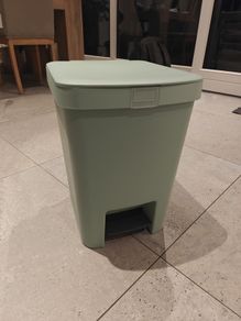 Brabantia StepUp Pedal Bin  25L in Sage Green.