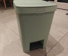 Brabantia StepUp Pedal Bin  25L in Sage Green.