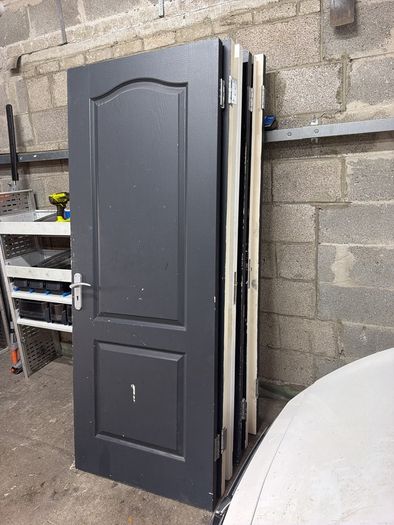 6 wooden doors