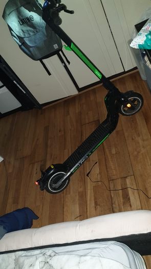 E Scooter Loco Teenagers Scooter Only 1 Year Old Had Very Little Use Hence Low Klms Only 740. It Complies With All The New Law Regulations But Still A Great Fun Scooter With Bluetooth App Connectivity Etc...