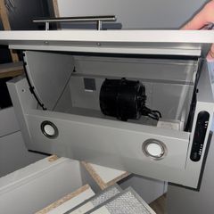 Integrated extractor fan
