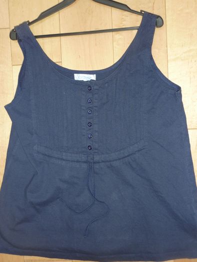 Maternity Tops and Vests Size m or UK 12 EUR 7 EACH