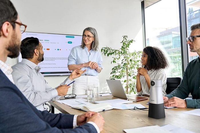 Philips Smart Meeting 4K Audio and Video Conferencing Solution with Sembly AI meeting assistant, creation of summaries, minutes and to-do-lists