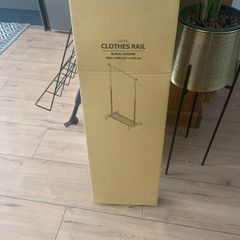 clothes rail