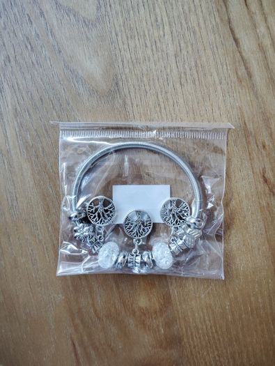 Bracelet with charms - New