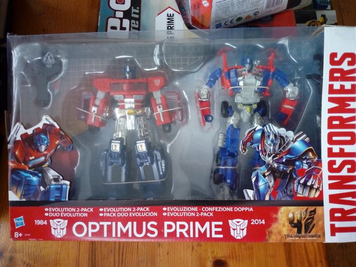 Transformers Optimus Prime Evolution Pack