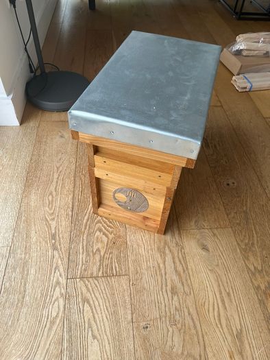 Cedar National Beehive Nuc with Super Box and Dividers