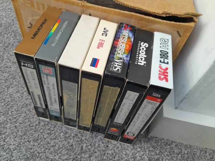 7 Re-recordable VHS Cassettes, Recording Video Tapes. JVC, SCOTCH, PHILIPS, FUJI, MEMOREX.
