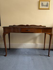 Queen Anne-Style Hall table
