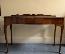 Queen Anne-Style Hall table
