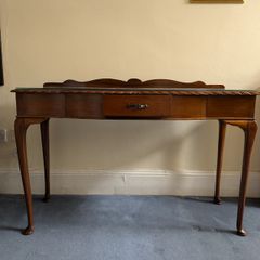 Queen Anne-Style Hall table