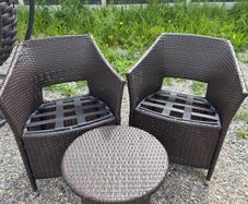 table & chairs