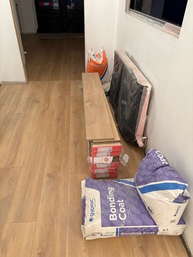 14mm laminate flooring - brand new - Gold oak
