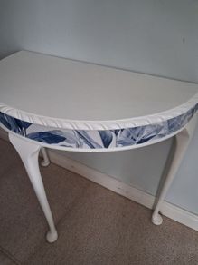 Halfmoon Table