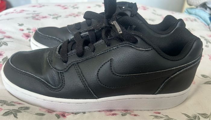 nike runners size 4
