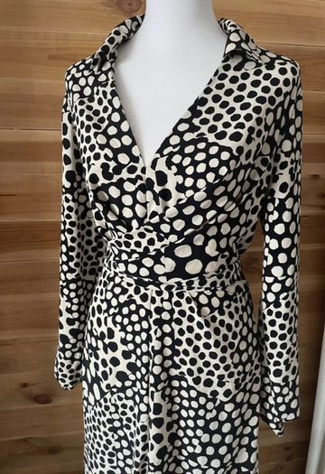 dress River Island long sleeve wrap effect off white and black dots pattern size 38