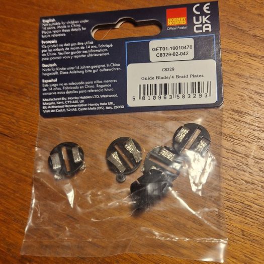 Scalextric C8329: New Round Guide Blade Pack