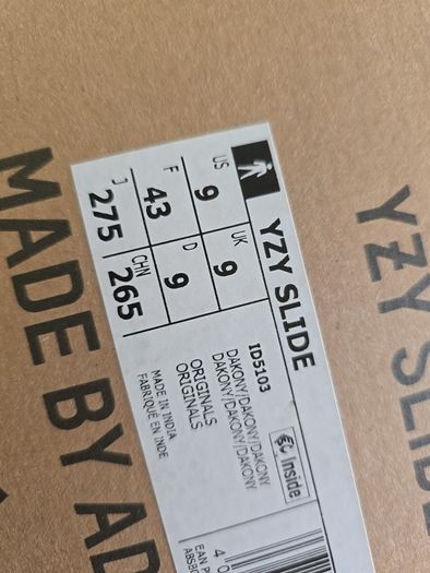 Yeezy Slides Adult sizes, 2 models