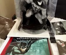 Batman: Arkham City Collector's Edition Xbox 360 - Complete Set with Statue