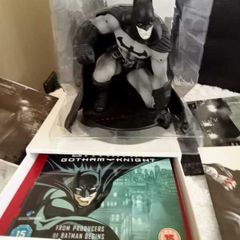 Batman: Arkham City Collector's Edition Xbox 360 - Complete Set with Statue