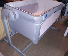 Chicco Baby Next To Me next2me Bedside Crib 0-6 Months