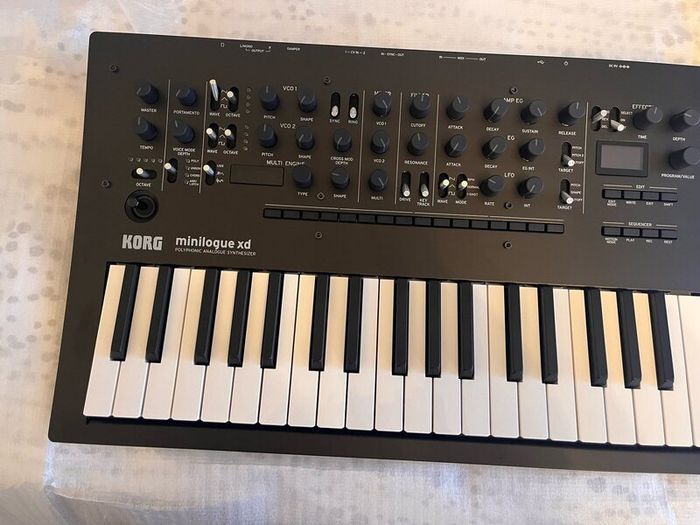 Korg Minilogue xd Synth