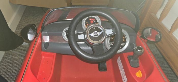 Mini Cooper Ride-On Car - Great Condition + New Battery