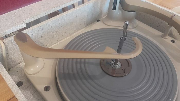 Rare 1957 Vintage Pilot Encore RC126, portable suitcase, record player. Excellent Vintage Condition. BSR 4 speed Turntable. Plays 33/3 and 45 RPM, 16's and 78's