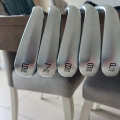 BRAND NEW Cleveland Zipcore XL Graphite Irons