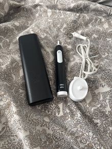 Oral B Electric Toothbrush